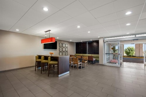 Country Inn & Suites by Radisson Fredericksburg South (I-95) VA - image 9