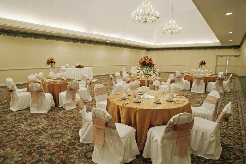 Clarion Hotel & Suites Convention Center Fredericksburg - image 12