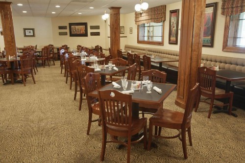 Clarion Hotel & Suites Convention Center Fredericksburg - image 14