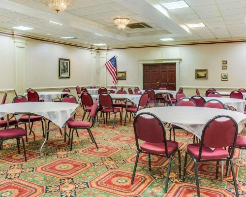 Clarion Inn Fredericksburg - image 23