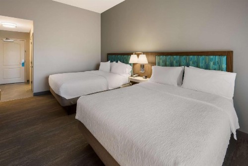 Hampton Inn and Suites Fredericksburg - image 16