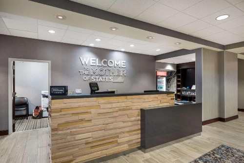 Hampton Inn and Suites Fredericksburg - image 17