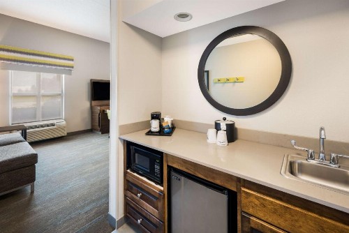 Hampton Inn and Suites Fredericksburg - image 19