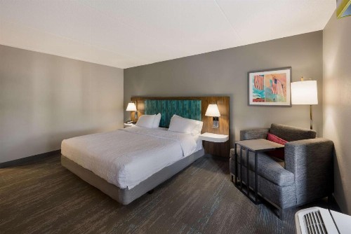 Hampton Inn and Suites Fredericksburg - image 25