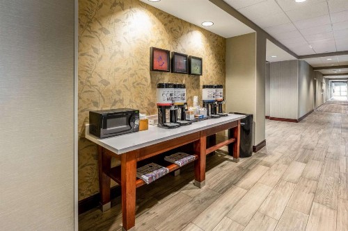Hampton Inn and Suites Fredericksburg - image 27