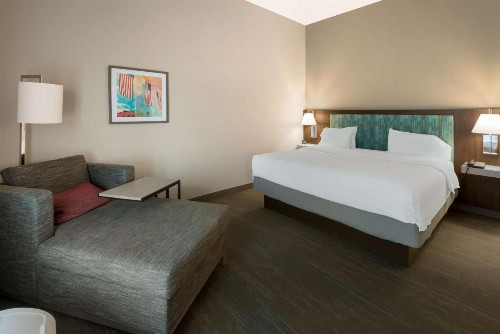 Hampton Inn and Suites Fredericksburg - image 28