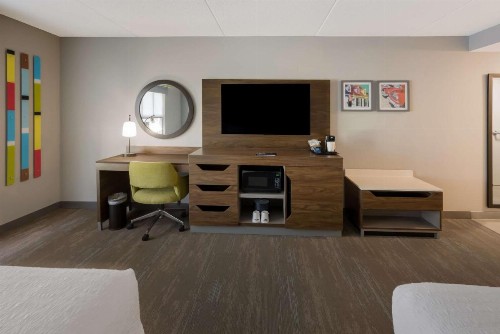 Hampton Inn and Suites Fredericksburg - image 29