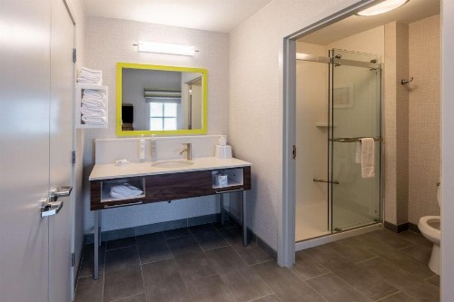 Hampton Inn and Suites Fredericksburg - image 31