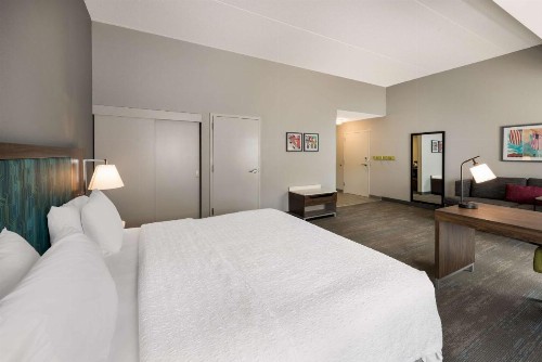 Hampton Inn and Suites Fredericksburg - image 33