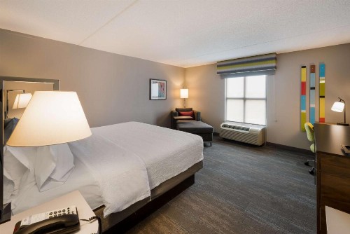 Hampton Inn and Suites Fredericksburg - image 35