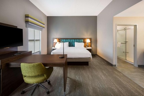 Hampton Inn and Suites Fredericksburg - image 45