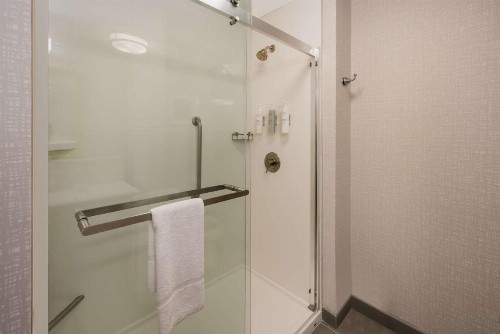 Hampton Inn and Suites Fredericksburg - image 49