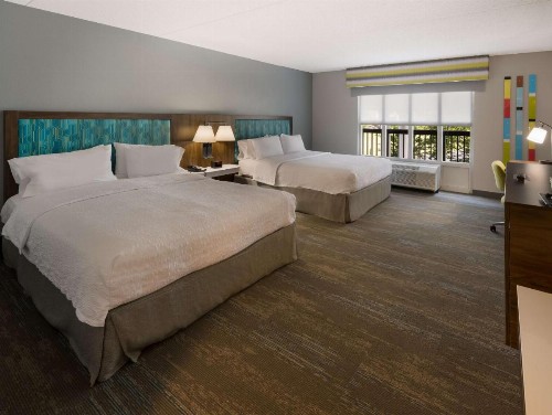 Hampton Inn and Suites Fredericksburg - image 7