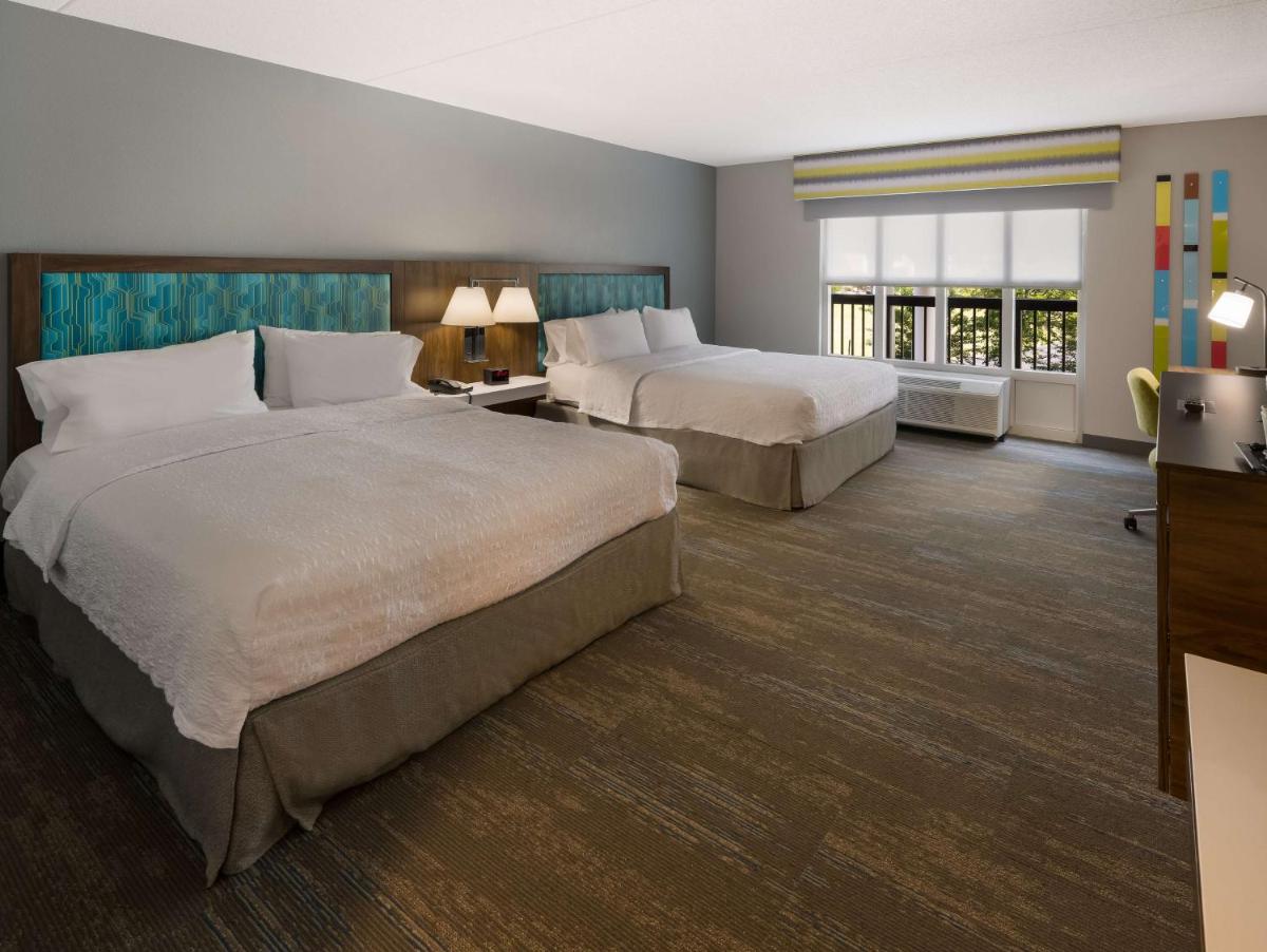 Hampton Inn and Suites Fredericksburg - image 7