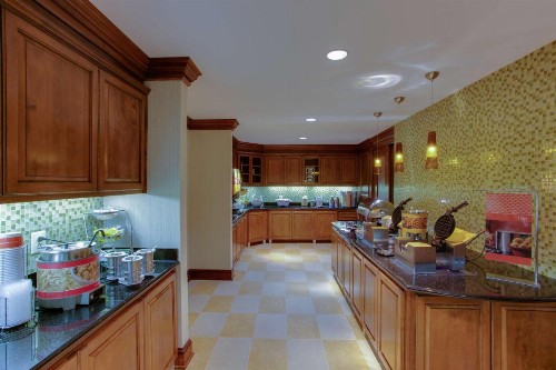Hampton Inn and Suites Fredericksburg South - image 10