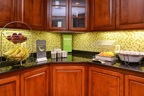 Hampton Inn and Suites Fredericksburg South - image 16