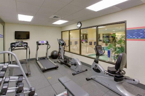 Hampton Inn and Suites Fredericksburg South - image 17