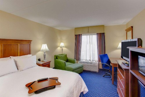 Hampton Inn and Suites Fredericksburg South - image 19