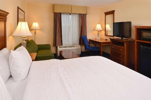 Hampton Inn and Suites Fredericksburg South - image 26