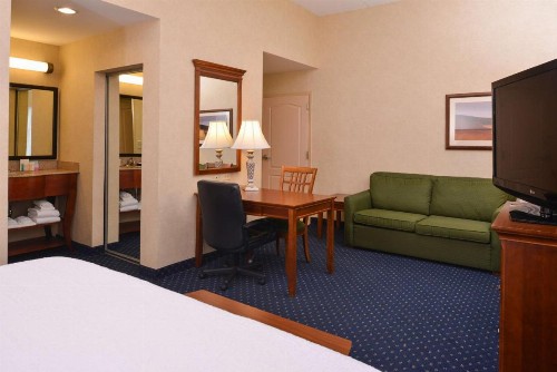 Hampton Inn and Suites Fredericksburg South - image 27