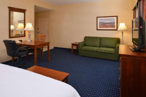 Hampton Inn and Suites Fredericksburg South - image 28