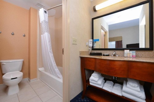 Hampton Inn and Suites Fredericksburg South - image 34