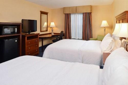Hampton Inn and Suites Fredericksburg South - image 36