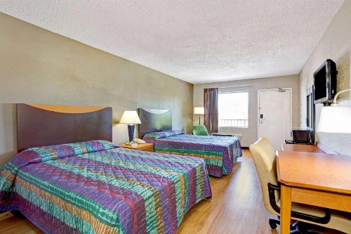 Super 8 by Wyndham Fredericksburg - image 10