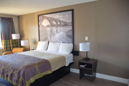 Super 8 by Wyndham Fredericksburg - image 17