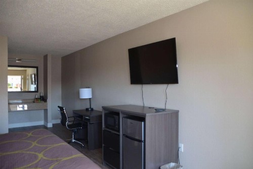 Super 8 by Wyndham Fredericksburg - image 23