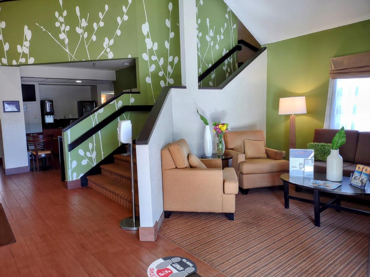Sleep Inn Fredericksburg - image 6