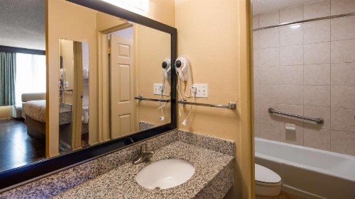 Best Western Fredericksburg - image 10