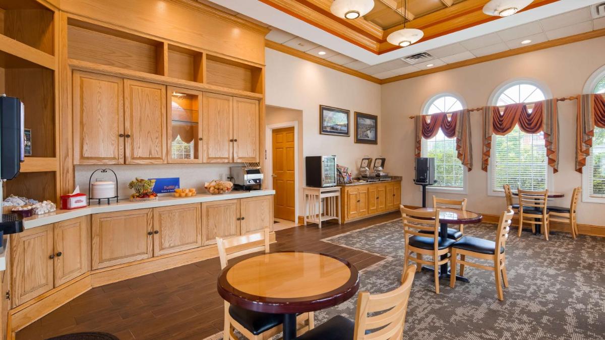 Best Western Fredericksburg - image 4
