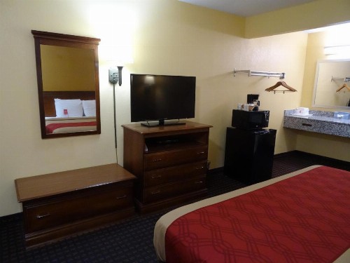 Econo Lodge Fredericksburg near I-95 - image 11