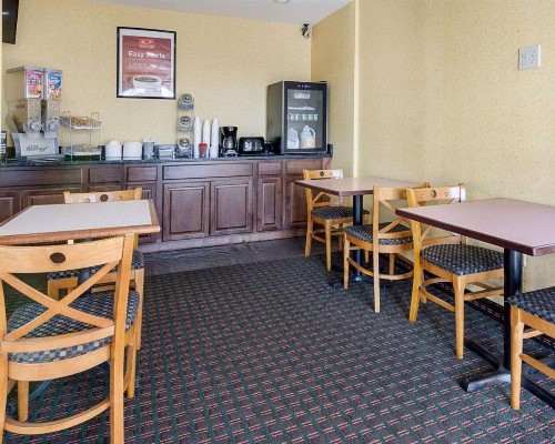 Econo Lodge Fredericksburg near I-95 - image 18