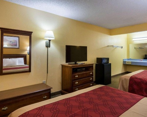 Econo Lodge Fredericksburg near I-95 - image 3