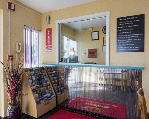 Econo Lodge Fredericksburg near I-95 - image 9