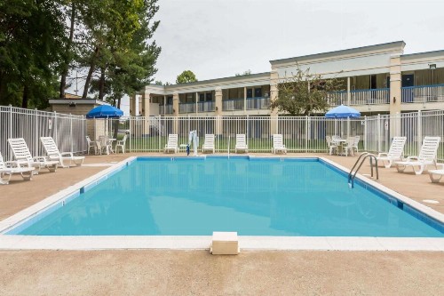 Days Inn by Wyndham Fredericksburg North - image 19
