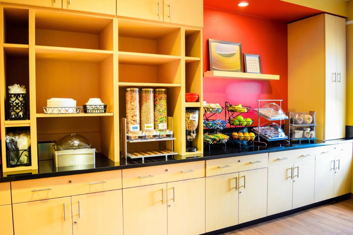 TownePlace Suites Fredericksburg - image 3