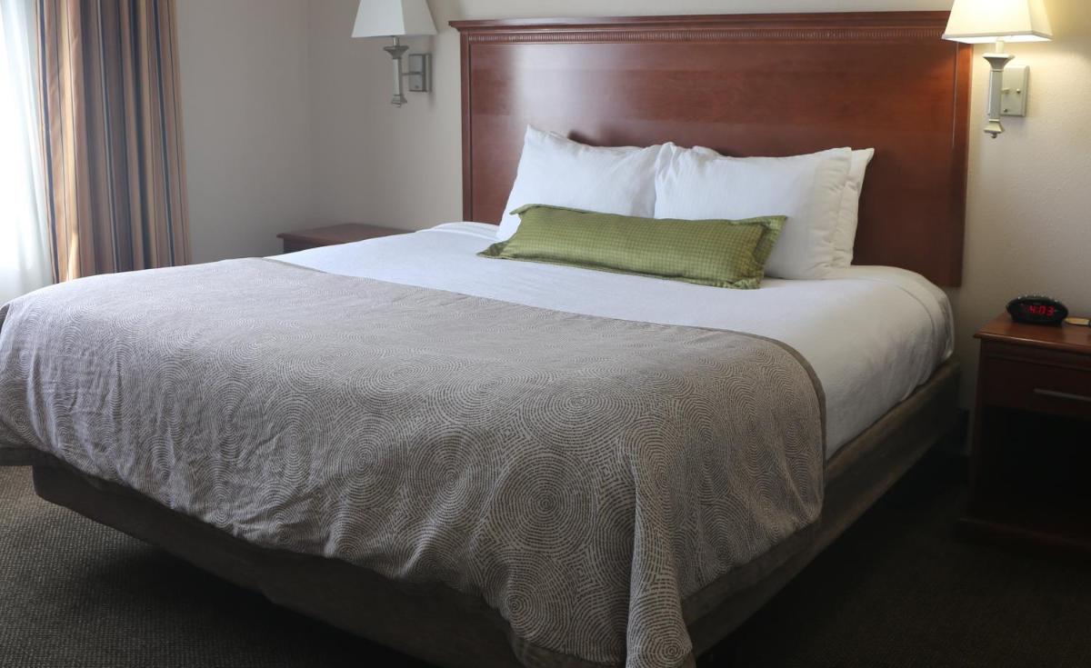 Candlewood Suites Fredericksburg an IHG Hotel - image 5