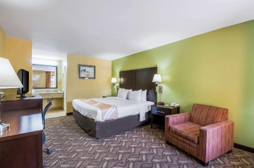Quality Inn Fredericksburg-Central Park Area - image 12