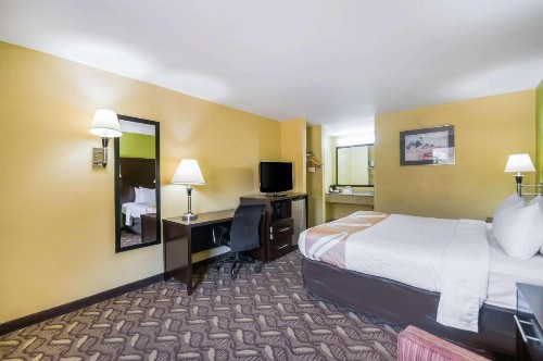 Quality Inn Fredericksburg-Central Park Area - image 13