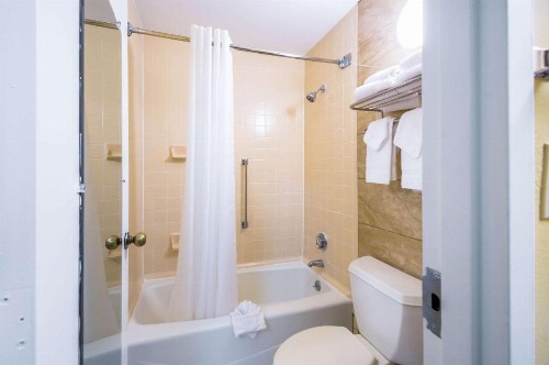 Quality Inn Fredericksburg-Central Park Area - image 15