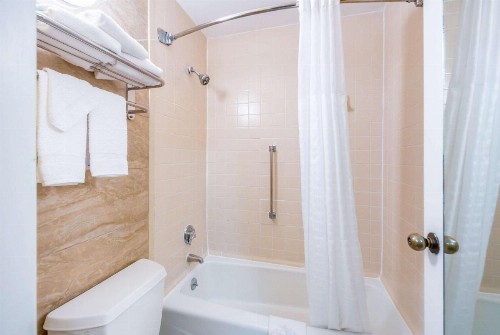 Quality Inn Fredericksburg-Central Park Area - image 18