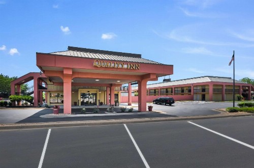 Quality Inn Fredericksburg-Central Park Area - image 2