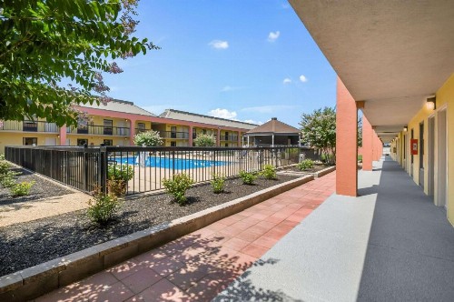 Quality Inn Fredericksburg-Central Park Area - image 26