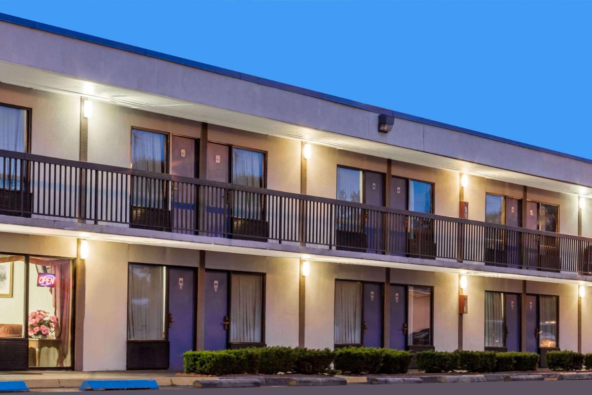 Knights Inn - Fredericksburg - image 4