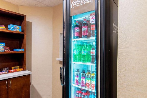 Comfort Inn and Suites Fredericksburg - image 23