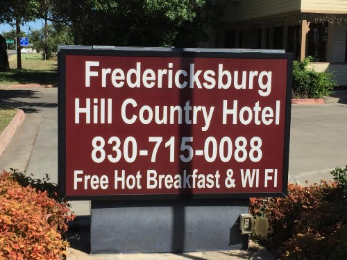 Fredericksburg Hill Country Hotel - image 11