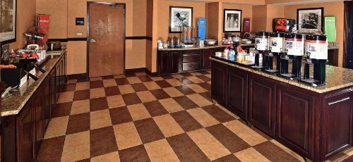 Hampton Inn & Suites Fredericksburg - image 14